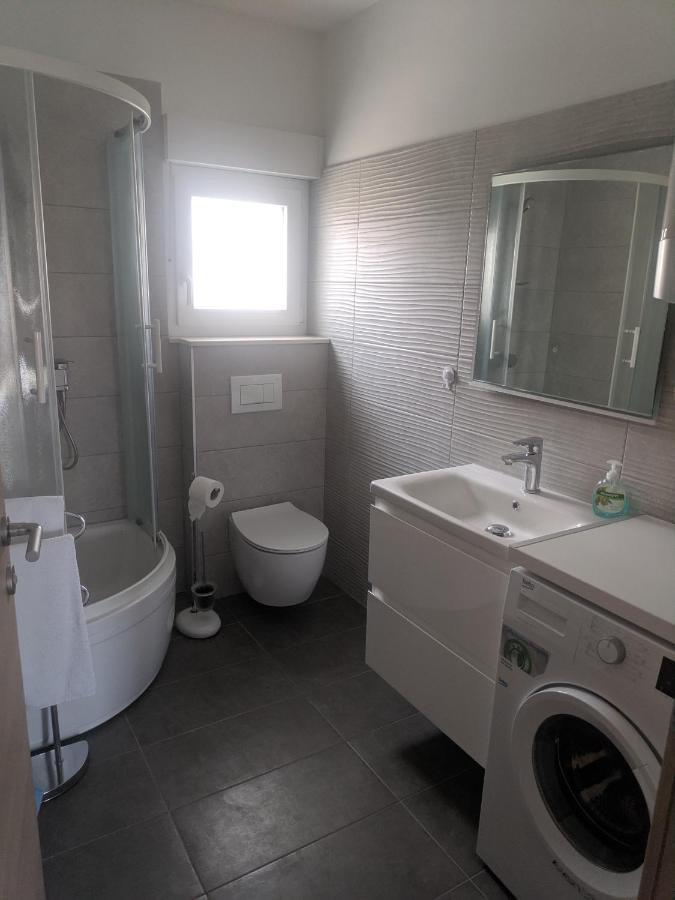 Ac Apartment With 2 Bedrooms And 2 Bathrooms-Free Private Parking Σπλιτ Εξωτερικό φωτογραφία