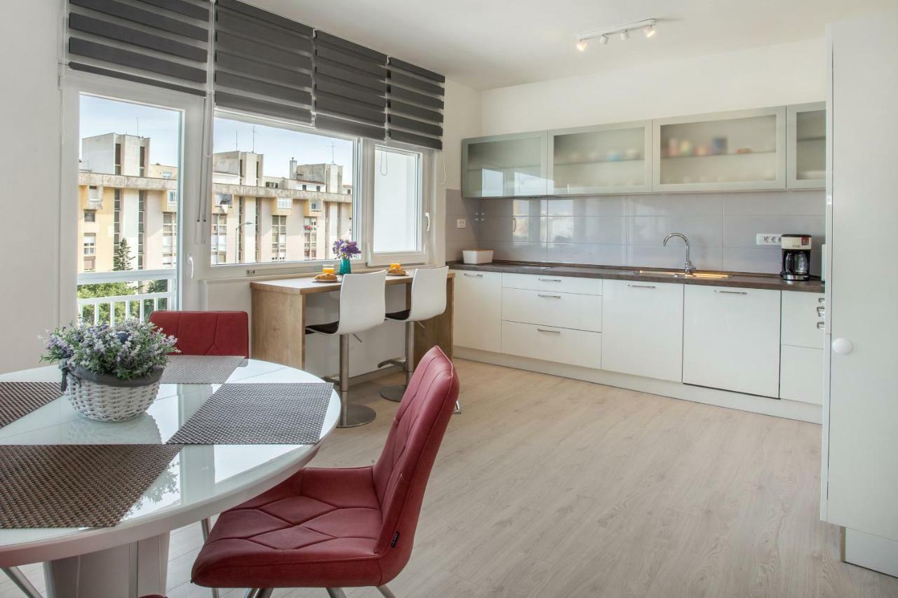 Ac Apartment With 2 Bedrooms And 2 Bathrooms-Free Private Parking Σπλιτ Εξωτερικό φωτογραφία