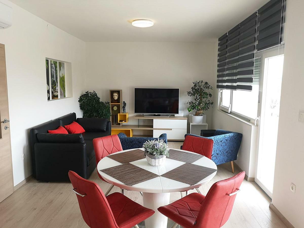 Ac Apartment With 2 Bedrooms And 2 Bathrooms-Free Private Parking Σπλιτ Εξωτερικό φωτογραφία
